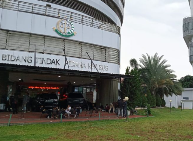 Koalisi Sipil Kritik Keterlibatan TNI Amankan Kejaksaan: Dinilai Ancam Independensi Penegakan Hukum 1 Screenshot 2025 05 12 075801