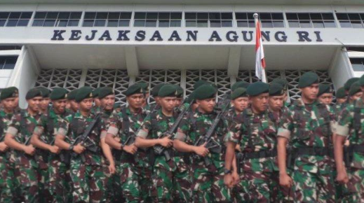 YLBHI Kritik Tugas Penjagaan Kejaksaan oleh TNI: Panglima Dianggap Geser Fungsi TNI Jadi 'Satpam' 1 Screenshot 2025 05 13 212924