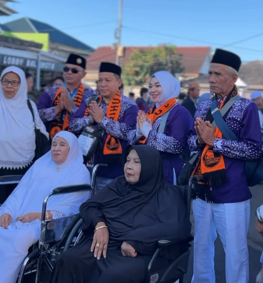 Suasana Haru Warnai Pelepasan 269 Jamaah Haji Kota Sukabumi Wali Kota Ajak Jaga Niat dan Ketulusan Ibadah 1 Screenshot 2025 05 15 134958