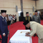 Bupati Tapanuli Selatan Gus Irawan Pasaribu Lantik 21 Kepala Sekolah Baru, Dorong Digitalisasi Pendidikan dan Transparansi Tata Kelola Screenshot 2025 05 17 081151