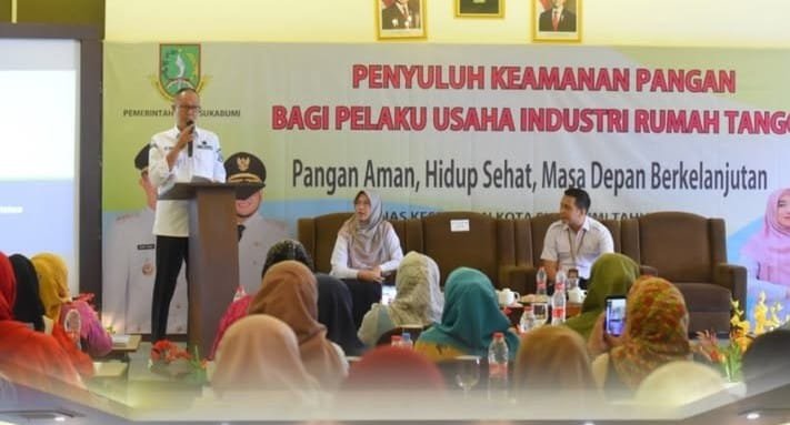 Wali Kota Sukabumi Buka Bimtek Keamanan Pangan, Tekankan Mentalitas dan Kualitas Pelaku UMKM 1 WhatsApp Image 2025 05 14 at 21.19.24 e191aa3d