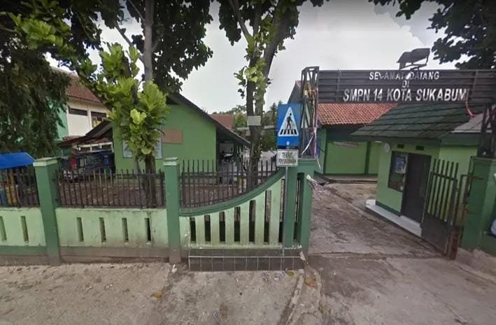 Transparansi Dana BOS Dipertanyakan, Kepsek SMPN 14 Pilih Bungkam di Tengah Sorotan 1 WhatsApp Image 2025 05 16 at 16.00.37 4e0e4f90