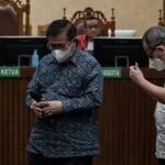 antarafoto sidang putusan hakim pn surabaya nonaktif 1746710149 ratio 16x9 1