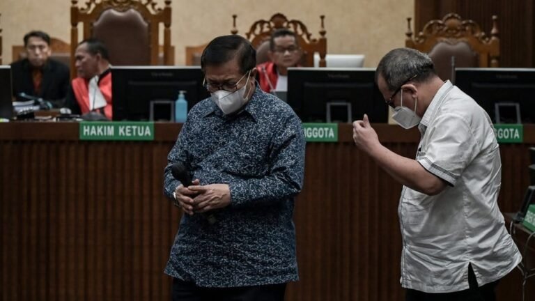 antarafoto sidang putusan hakim pn surabaya nonaktif 1746710149 ratio 16x9 1