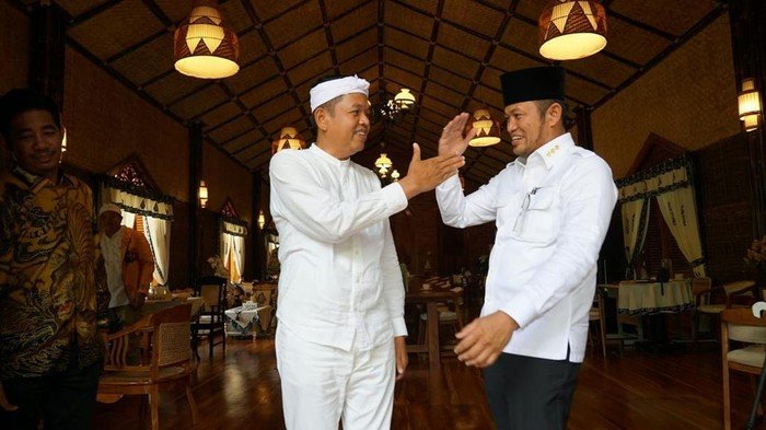 Redam Polemik “Gubernur Konten”, Rudy Mas’ud dan Kang Dedi Bertemu Hangat di Subang, Bahas Kolaborasi Kaltim–Jabar 1 gubernur kaltim rudy masud bertemu dengan gubernur jawa barat dedi mulyadi 1746362161599 169