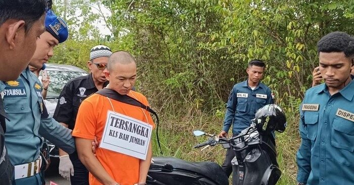 Sidang Perdana Ungkap Fakta Mengejutkan: Oknum TNI AL Pembunuh Jurnalis di Kalsel Ternyata Punya Kekasih Lain 1 jumran saat rekonstruksi pembunuhan jurnalis juwita 1743858996560 169 e1746536881760