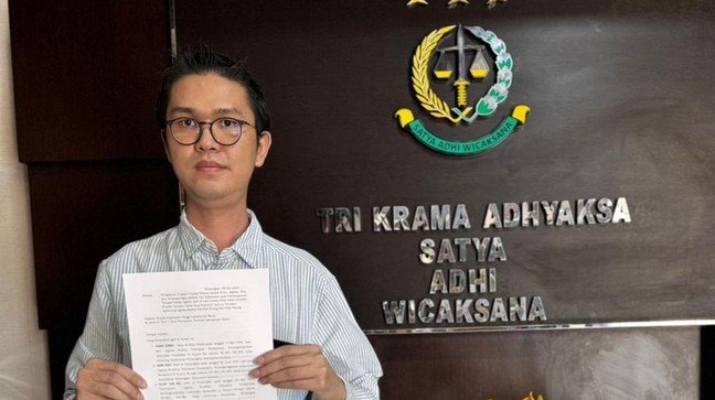 Diduga Aset Yayasan Dirampas Oknum Non-Buddha, Umat Buddha Sambas Lapor ke Kejati Kalbar 1 kuasa hukum umat buddha yayasan catur arya satyani membuat pengaduan di kejati kalbar 1747279576916 169