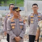 Polri Peduli Tempat Ibadah, Polres Metro Bekasi Donasikan 100 Sak Semen untuk Pembangunan Gereja di Cikarang polres metro bekasi sumbang 100 sak semen untuk pembangunan gereja paroki ibu teresa lippo cikarang dokistimewa 1746638362554 169