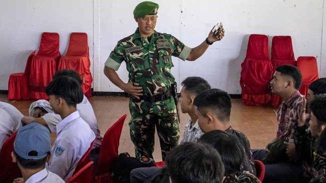 Sekolah Militer Gagasan Gubernur Dedi Mulyadi Telan Anggaran Rp6 Miliar, Targetkan 900 Siswa 1 program pendidikan karakter dan kedisiplinan bagi siswa 1746434240881 169 1