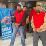 Sekdes di Rembang Ditahan, Terlibat Korupsi Dana Pokir Rp 600 Juta untuk Kelompok Tani Fiktif tersangka korupsi 1746019032870 169