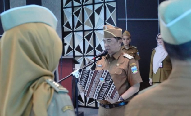 Bupati Garut Lantik 16 Pejabat Fungsional di Dinas Kesehatan, Tegaskan Komitmen Pelayanan Publik 1 Screenshot 2025 06 04 084521