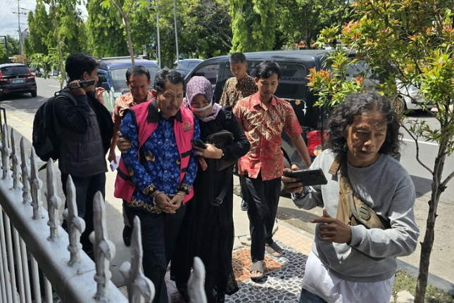 Mantan Kadis Pendidikan Ngawi Dituntut 8,5 Tahun Penjara dalam Kasus Korupsi Dana Hibah, Kuasa Hukum Siapkan Pledoi 1 Screenshot 2025 06 15 091444