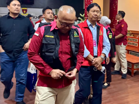 Tadi Malam, Kejati Jatim Tahan Mantan Direktur Polinema dan Pemilik Tanah, Negara Rugi Rp 42 Miliar 2 Screenshot 2025 06 16 081928