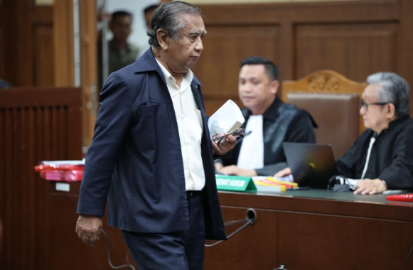 Eks Hakim MK Tegaskan Putusan Inkrah Tak Bisa Dipersoalkan Lagi di Sidang Hasto Kristiyanto 1 Screenshot 2025 06 20 090154