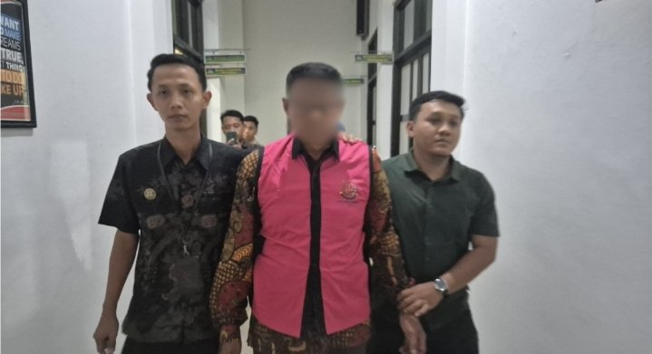Kepala Desa Cangkring Resmi Jadi Tersangka Korupsi Pengelolaan APBDes, Kejari Grobogan Ungkap Kerugian Negara Hampir Rp400 Juta 1 Screenshot 20250622 080947 WhatsAppBusiness