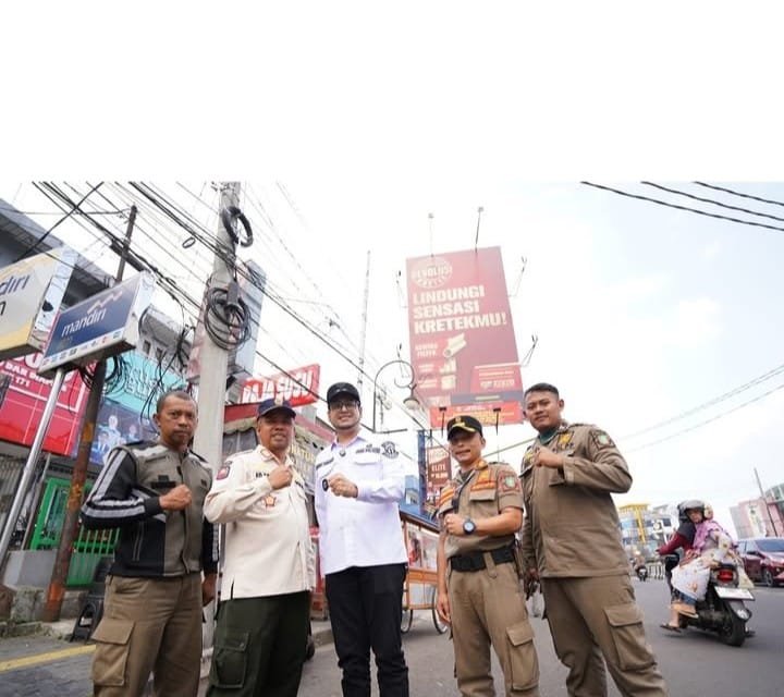 Pemkot Sukabumi Tertibkan Reklame Ilegal, Wakil Wali Kota Turun Langsung Dukung Penegakan Aturan 1 WhatsApp Image 2025 06 05 at 00.20.18 02aedba1