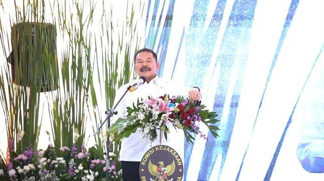 Jaksa Agung Tegaskan DIM RUU KUHAP Jawab Tuntutan Zaman dan Kebutuhan Masyarakat 1 momen jaksa agung st burhanuddin hadiri hut komisi kejaksaan 1 169