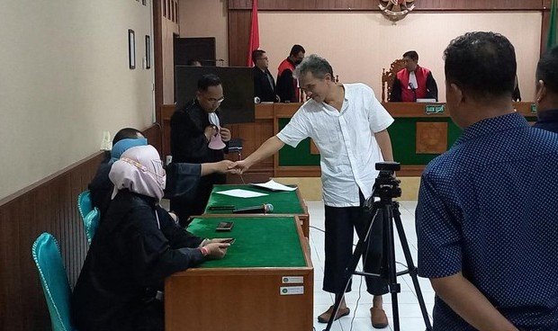 Ajukan Peninjauan Kembali, Bambang Tri Minta Divonis Bebas dalam Kasus Ijazah Palsu Jokowi 1 sidang vonis bambang tri mulyono di pn solo 169