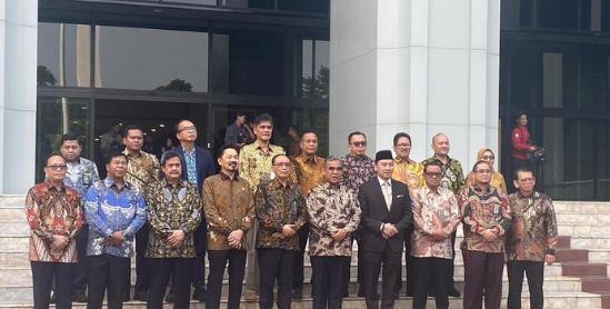 Muzani Pimpin Pimpinan MPR Temui Ketua MA: Bahas Penegakan Hukum dan Mediasi sebagai Solusi Sengketa 1 Screenshot 2025 07 12 120100