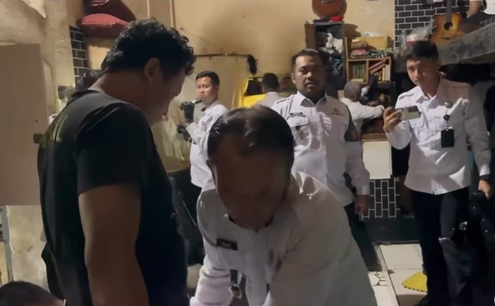 Kamar Hunian Warga Binaan di Periksa Petugas Lapas Sukabumi 1 WhatsApp Image 2025 06 29 at 16.32.05