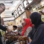 Wali Kota Sukabumi Serahkan Bansos untuk Lansia “Uang Rakyat Harus Kembali ke Rakyat” WhatsApp Image 2025 07 03 at 21.48.50 8f040339