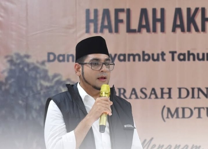Wakil Wali Kota Sukabumi Hadiri Kenaikan Kelas MDTA Al-Ikhlas Pendidikan Diniyah sebagai Fondasi Generasi Berakhlak 1 WhatsApp Image 2025 07 06 at 21.46.36 e5ec818e