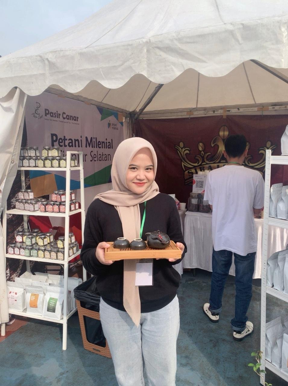 Evita Laili Syawal, Petani Milenial di Balik Suksesnya Teh Premium Pasir Canar 1 WhatsApp Image 2025 07 07 at 10.13.43 cd3890a2