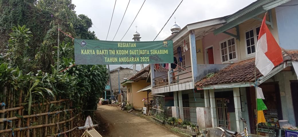 Gotong Royong Bangun Akses Pertanian, Karya Bhakti TNI dan Pemkab Sukabumi Cor Jalan 600 Meter di Sudajaya Girang 1 WhatsApp Image 2025 07 30 at 14.38.00 63e28617
