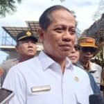 Menteri LH Desak Bupati Bogor Segera Cabut Izin 9 Objek Disegel di Puncak: Baru 3 Dicabut, Sisanya Masih Dievaluasi menteri lingkungan hidup hanif faisol bakal menindak tegas pemilik vila yang sebabkan longsor di area vila kawasan cisarua bog 1751862704461 169