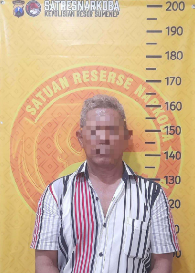 Satresnarkoba Polres Sumenep Amankan Tersangka dan 32 pocket Sabu di Sapeken 1 Screenshot 2025 08 25 135333