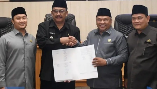 DPRD dan Pemkab Sukabumi Sepakati KUA-PPAS 2026, Bupati Asep Japar Demi Pembangunan dan Kesejahteraan Masyarakat 1 Screenshot 2025 08 30 091836