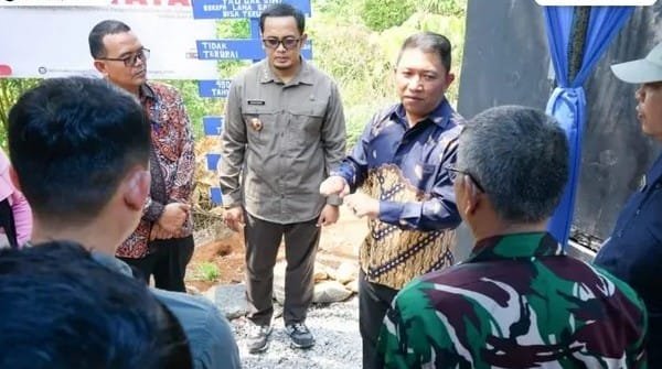 Wakil Bupati Sukabumi Resmikan "Tungku Rakyat" Inovasi Mahasiswa Nusa Putra untuk Atasi Persoalan Sampah. 1 WhatsApp Image 2025 08 03 at 18.28.37 6cf9a6c7