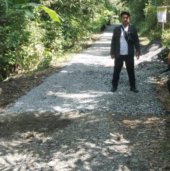 Pemdes Bantargebang Dorong Peningkatan Akses Jalan Pemukiman di Kp. Ciwaru 2 WhatsApp Image 2025 08 04 at 17.52.43 5d23d198
