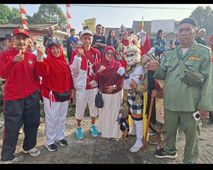 Semarak HUT ke-80 RI, Warga RW 06 Kelurahan Benteng Gelar Jalan Santai hingga Seni Budaya 1 WhatsApp Image 2025 08 10 at 10.05.45 6cd9509b