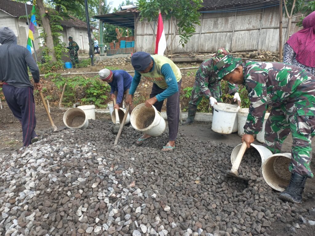 TNI dan Warga Kebut Pembangunan Jalan Desa Sarimulyo, TMMD Boyolali Target Rampung Sebelum 21 Agustus. 4 WhatsApp Image 2025 08 11 at 08.35.28 55efed74