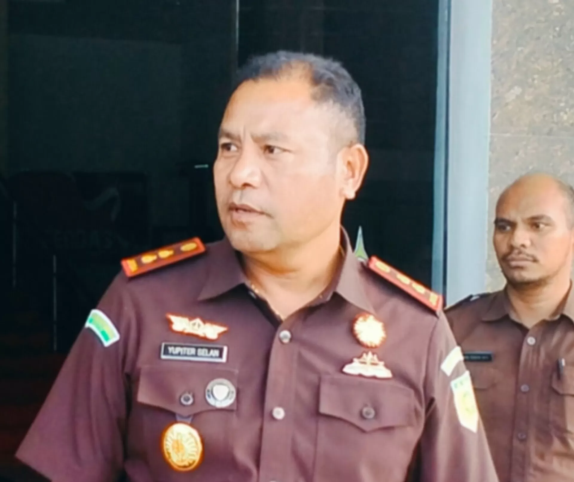 Oknum Pejabat Dinas PUPR Kabupaten Kupang Diperiksa Jaksa Terkait Proyek Jalan Buraen–Erbaun Senilai Rp 8,6 Miliar 1 InShot 20250927 111007453 861988669