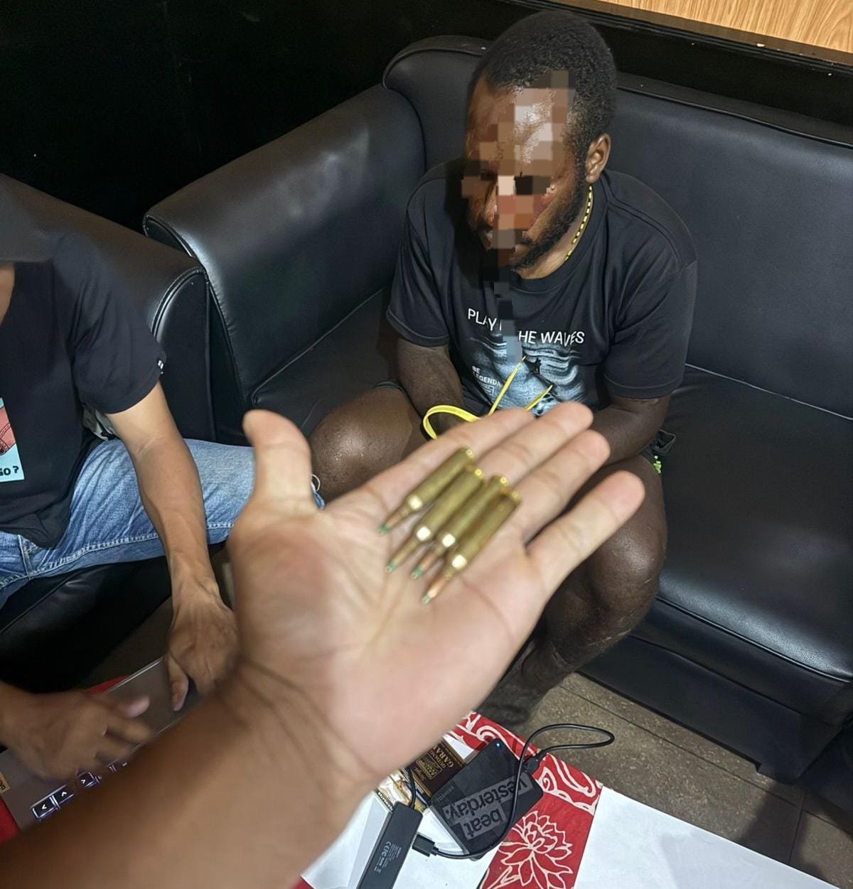 Dua Oknum TNI Diduga Jual Amunisi, Satgas Damai Cartenz Tangkap Dua Pembeli di Puncak Jaya 1 IMG 20250930 WA0003