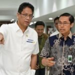 menkeu purbaya didampingi oleh kepala bea cukai soetta gatot sugeng wibowo dan kepala imigrasi soekarno hatta galih priya kart 1759750678176 169