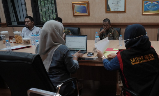 Kejati Sulsel Geledah Tiga Kantor untuk Bongkar Dugaan Korupsi Pengadaan Bibit Nanas Rp60 Miliar 6 Screenshot 2025 11 21 104050