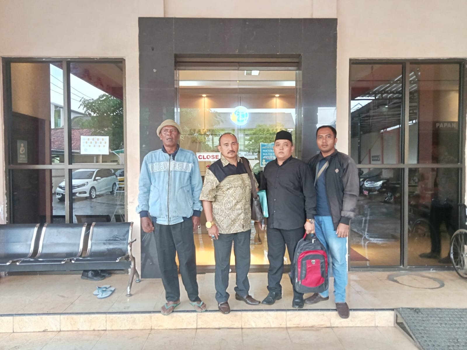 Diduga Ada Kongkalikong dengan Mafia Tanah, BPN Sumenep Dinilai Permainkan Warga Kebunan dan Pengacaranya 5 WhatsApp Image 2025 11 20 at 18.06.12 95819eaf