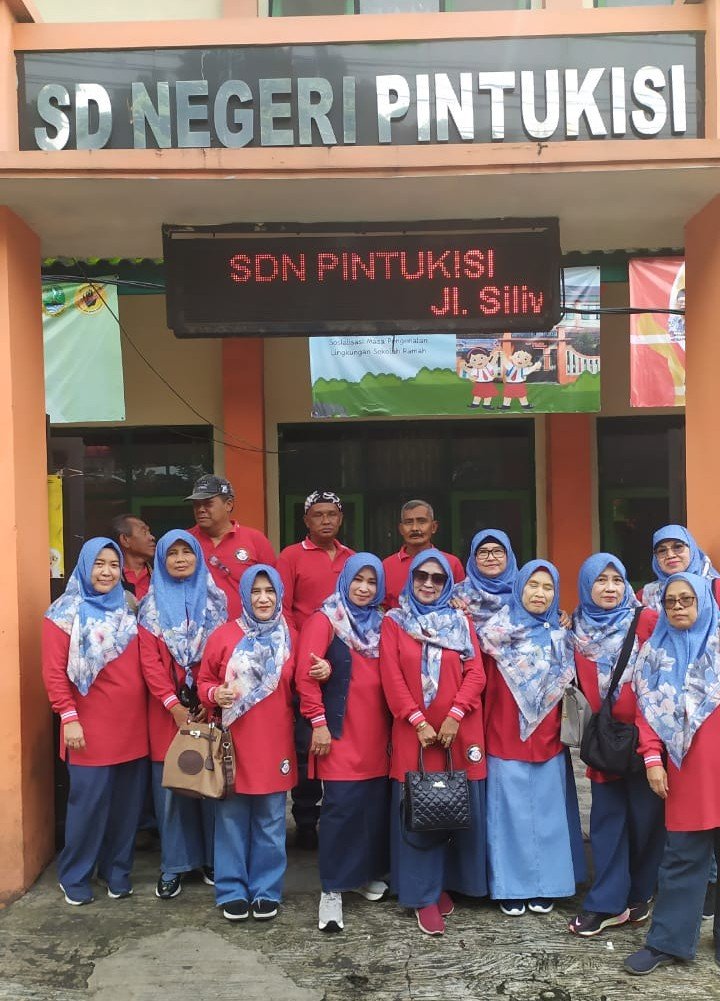 Reuni Alumni SDN Pintu Kisi 1980: “Tepang Sono 45” Hangatkan Silaturahmi di Sukabumi 5 WhatsApp Image 2025 11 23 at 11.02.43 fb2198e3