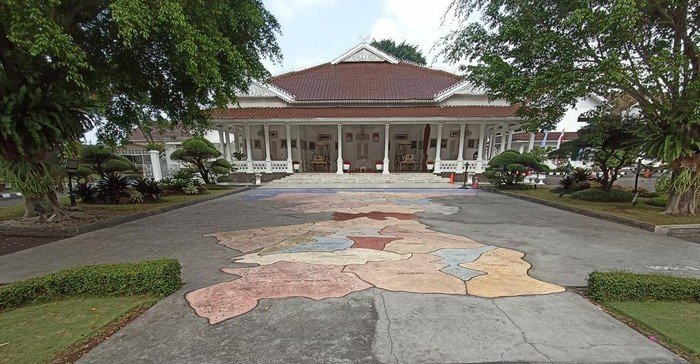 Pemkab Cianjur Tagih Dana Bantuan Tak Tepat Sasaran kepada Penyintas Gempa 4 peta kabupaten cianjur di halaman pendopo cianjur 169