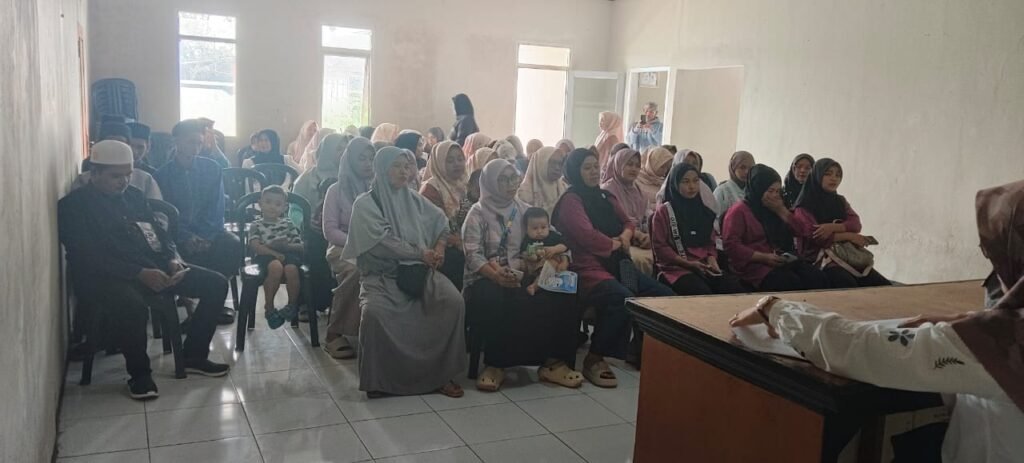 Desa Cijulang Salurkan Intensif Guru Ngaji, Kader Posyandu, Guru PAUD, dan DKM untuk Dongkrak Ekonomi Warga 2 WhatsApp Image 2025 12 04 at 13.37.04 1