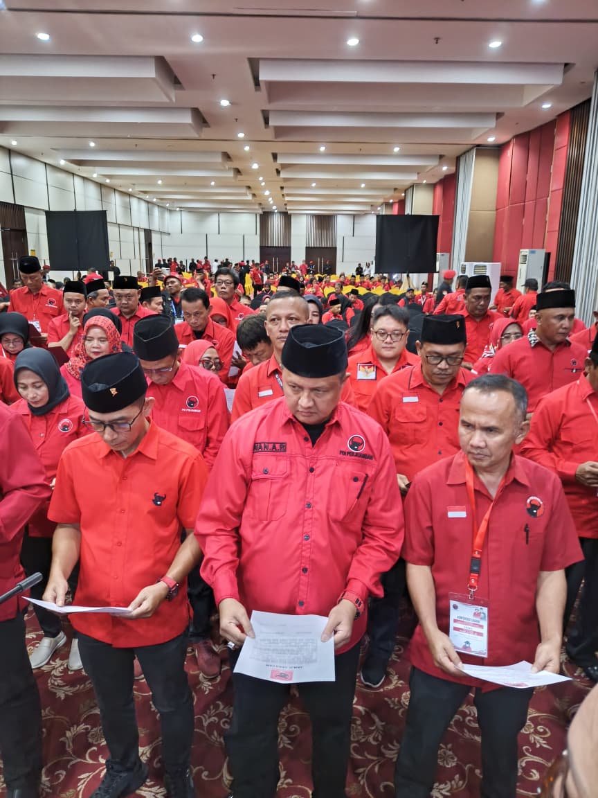 Iwan Adhar Kembali Pimpin PDI Perjuangan Kota Sukabumi Konfercab Serentak Usung Semangat “Sabilulungan Ngarawat Bumi” 2 WhatsApp Image 2025 12 08 at 14.51.16