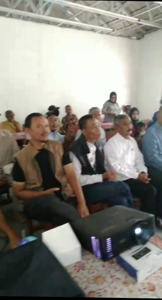 Ruang Kelas Baru Yayasan Amaliah Nyomplong Diresmikan, Warga RW 06 Kompak Wujudkan Fasilitas Pendidikan. 2 WhatsApp Image 2025 12 10 at 18.02.39