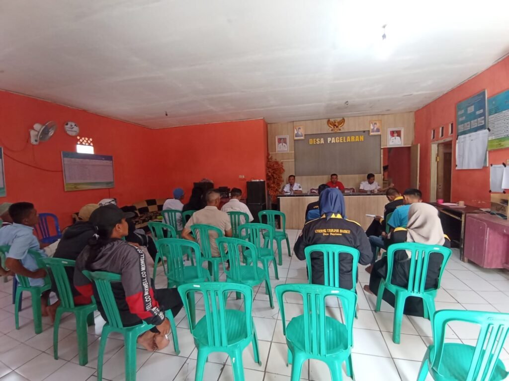 Pembagian Insentif Karang Taruna dan LPM Desa Pagelaran, Kades Tekankan Sinergi Membangun Desa 4 WhatsApp Image 2025 12 12 at 07.01.17