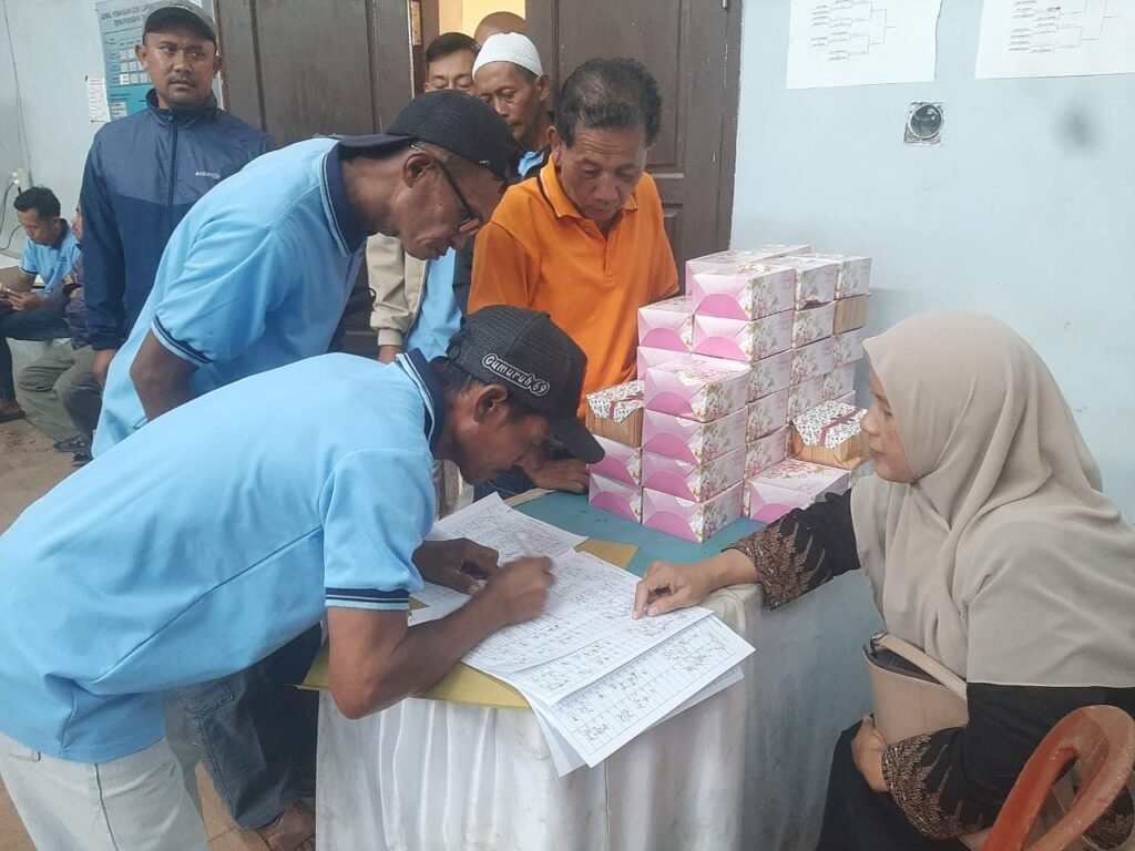 Musyawarah Desa Purabaya Bahas Data Keluarga Miskin Semester II 2025, Camat Tekankan Akurasi dan Transparansi Pendataan 3 WhatsApp Image 2025 12 12 at 07.06.50