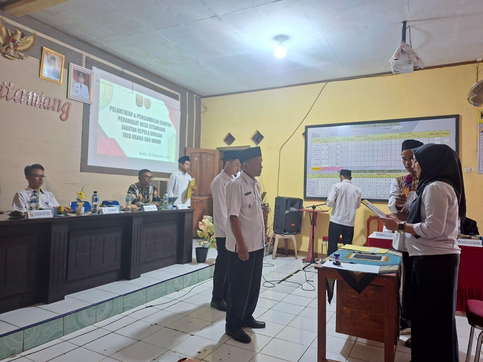 Listia Lestari Resmi Dilantik Jadi Kaur TU dan Umum Desa Citamiang 1 WhatsApp Image 2025 12 26 at 4.47.05 PM