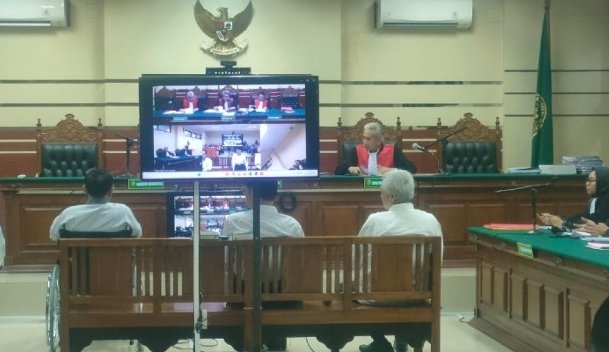 Sidang Perdana Korupsi Sarpras SMK Jatim Dibuka, Eks Pejabat Dindik Didakwa Rekayasa Proyek 5 WhatsApp Image 2026 04 03 at 7.41.32 PM