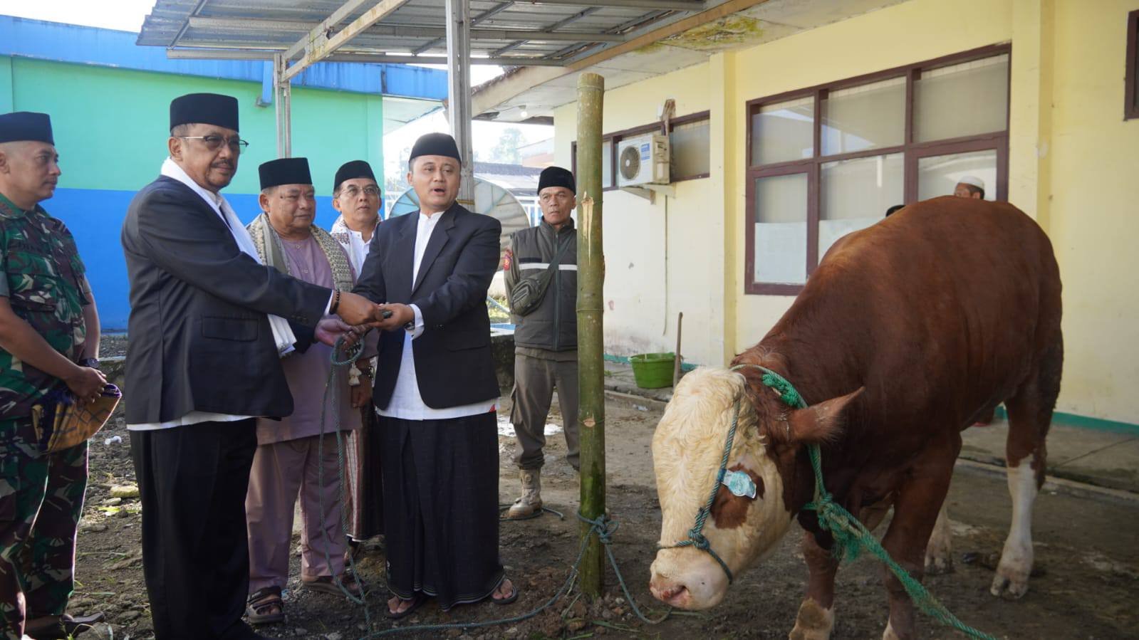 Idul Adha 1447 H, Bupati Sukabumi Tekankan Pentingnya Empati, Gotong Royong, dan Kepedulian Sosial 4 708939001 1399157702246064 1461674478055936067 n